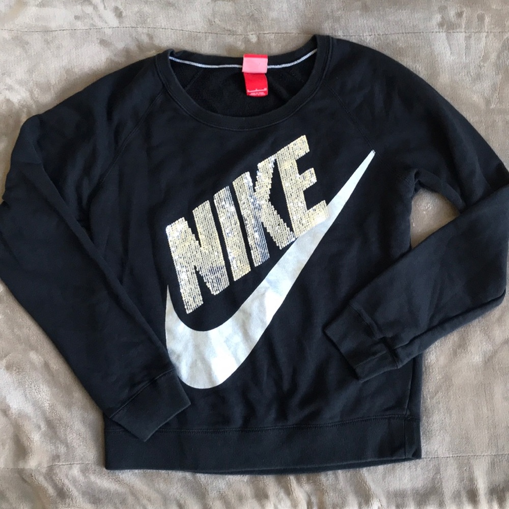 *SOLD* Nike Long Sleeve Black Shirt Size Small - Picture 1 of 3